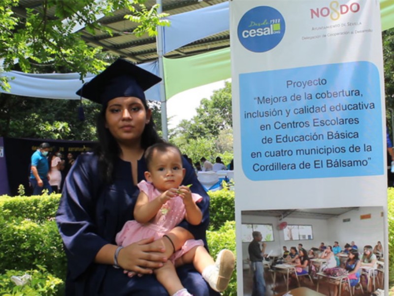 La Educacin no tiene edad: 71 jvenes y adultos graduados en educacin bsica