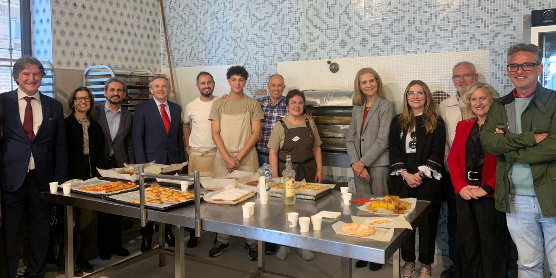 Fotografa de la visita de Fundacin Mapfre al Forn Baixauli