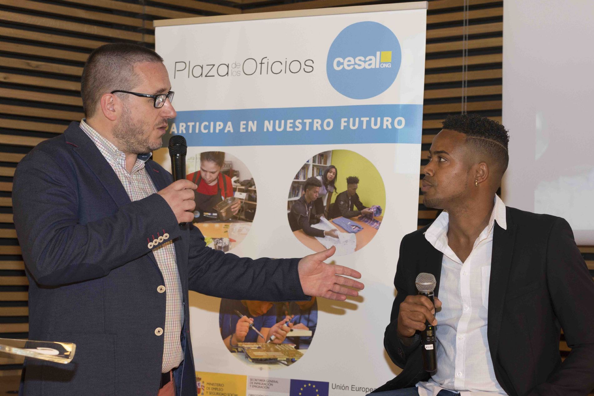 Entrega certificados Plaza de los Oficios