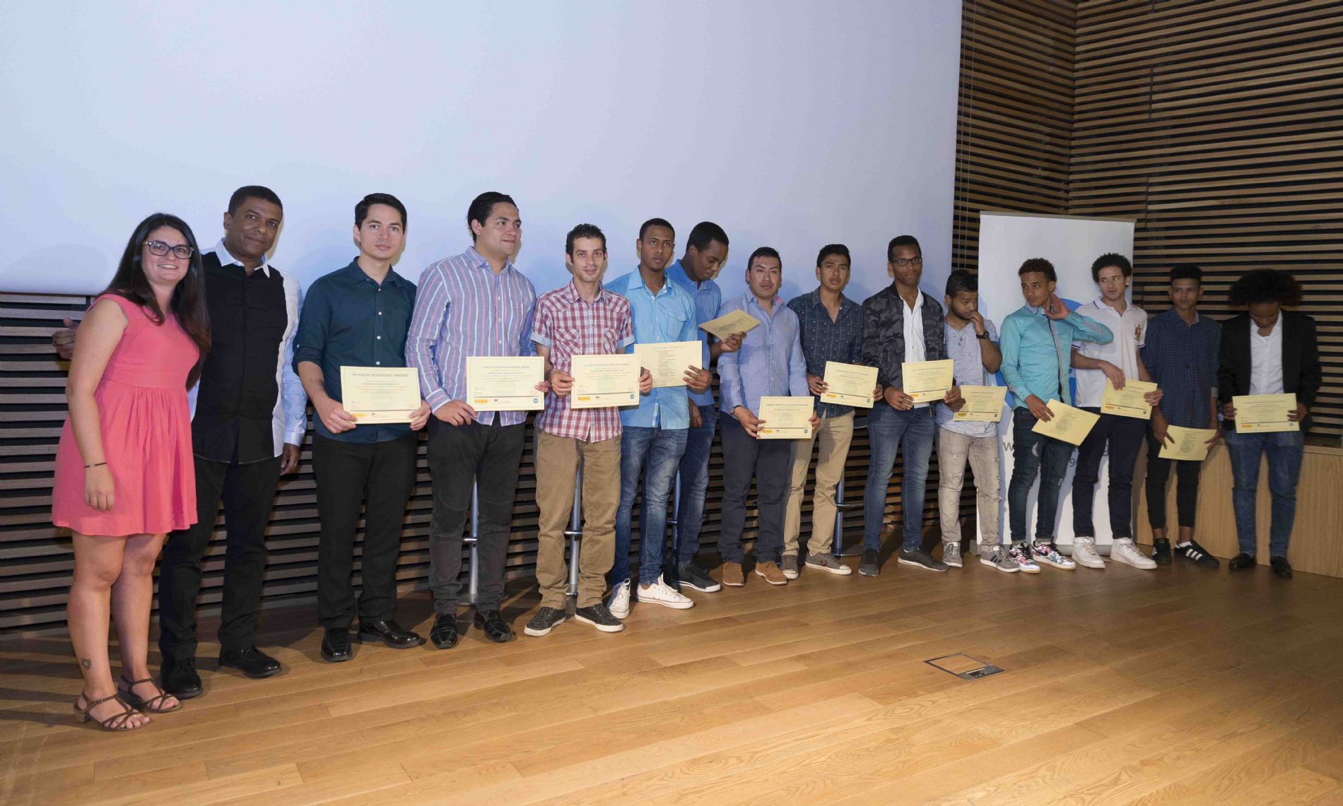 Entrega certificados Plaza de los Oficios