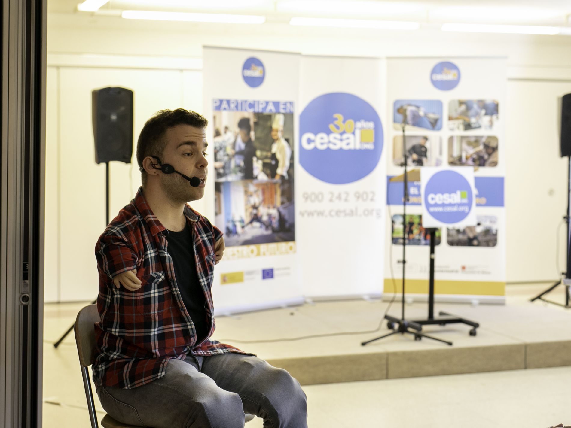 Enrique Garca Corts (MEP), de la Fundacin ONCE, en el inicio de curso de ONG CESAL en Madrid