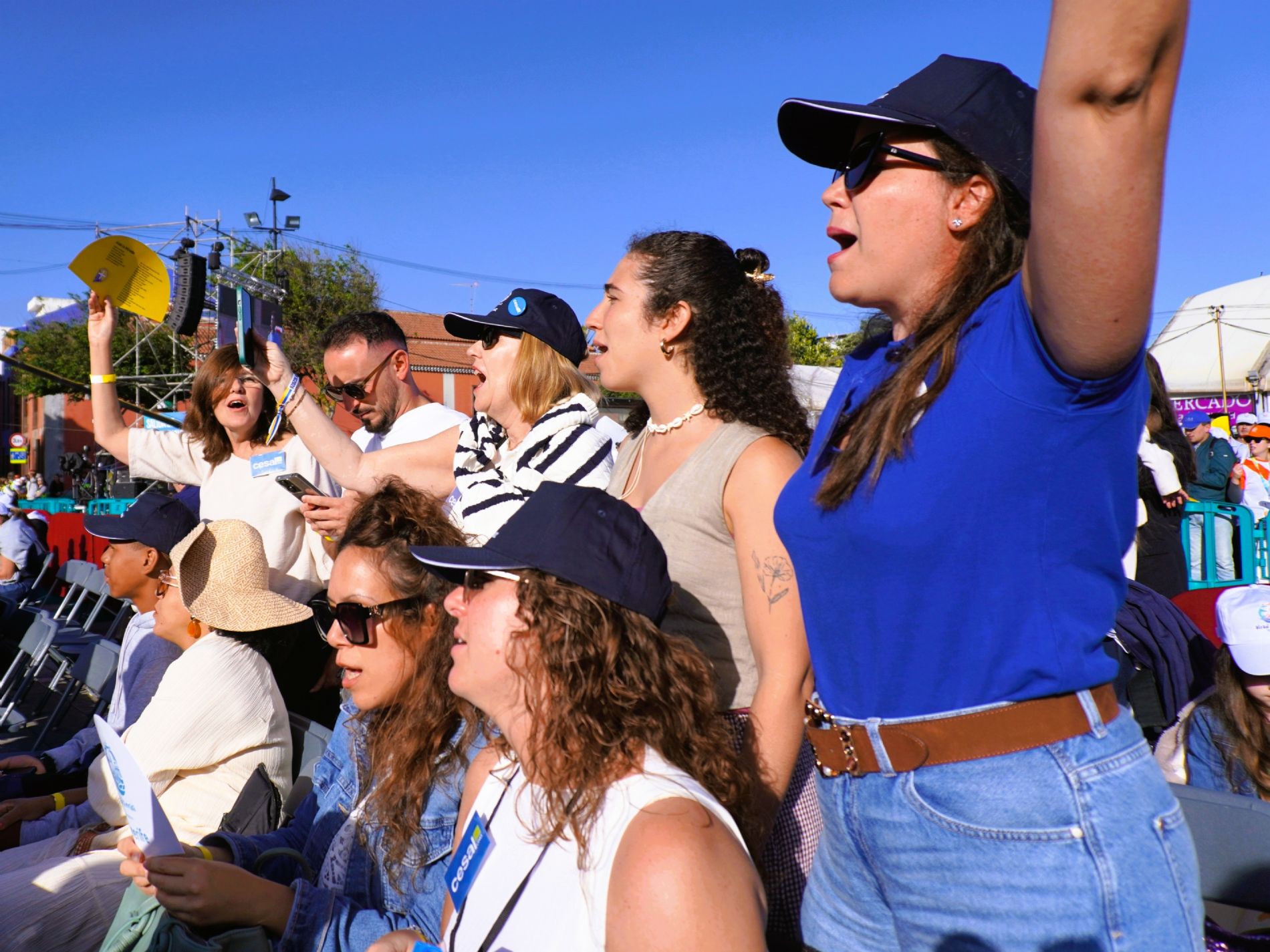 Equipo y participantes de Cesal compartieron una jornada marcada por la emoci�n en el encuentro con el Papa Le�n XIV en Tenerife. / Foto: Cesal