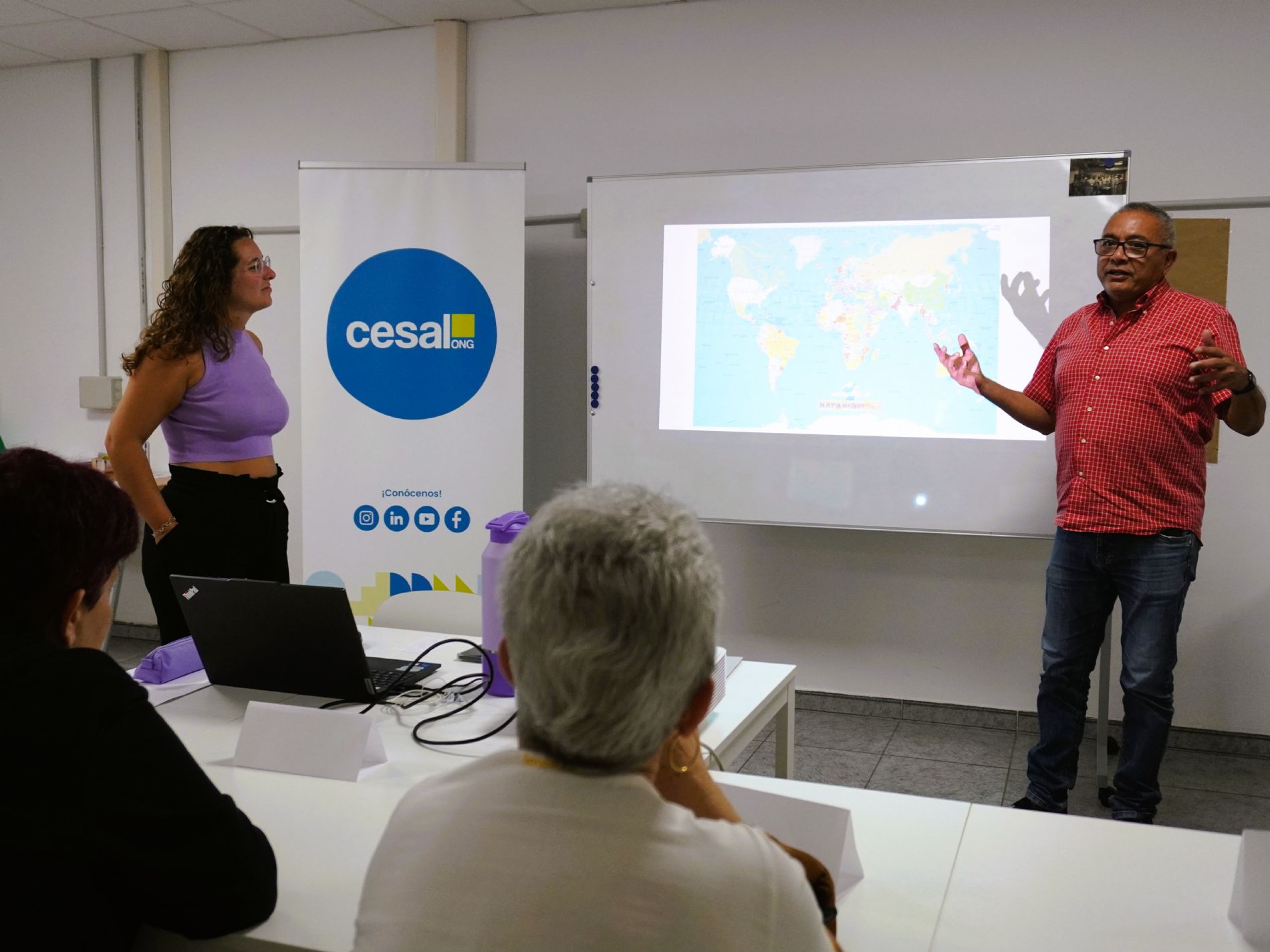 Intermediaci�n laboral: colaboraci�n con empresas para identificar oportunidades, facilitar pr�cticas y favorecer la incorporaci�n de talento s�nior al mercado de trabajo. / Foto: Cesal