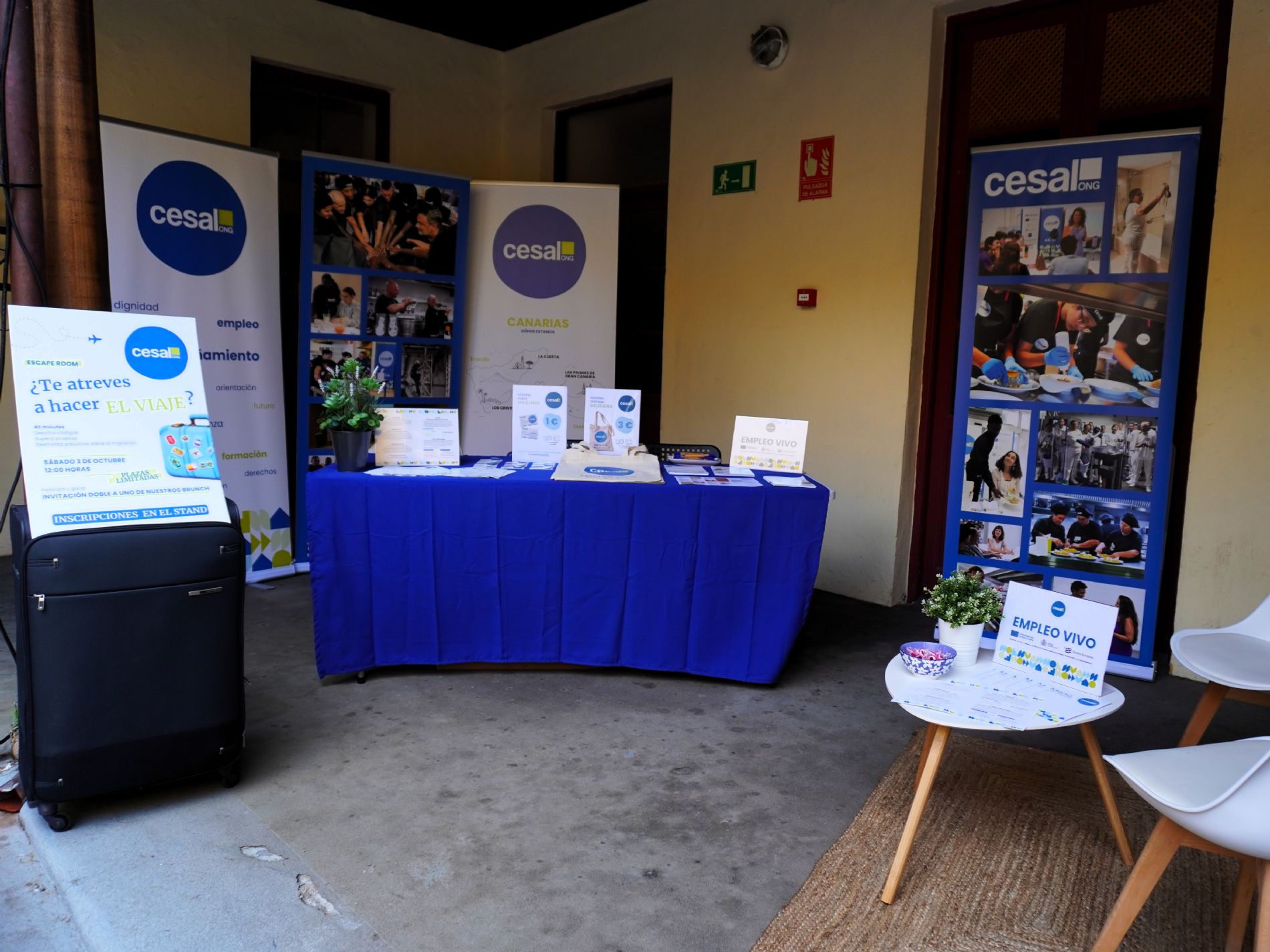 Stand informativo de Cesal Canarias durante Encuentro Canarias 2026, celebrado en La Laguna.