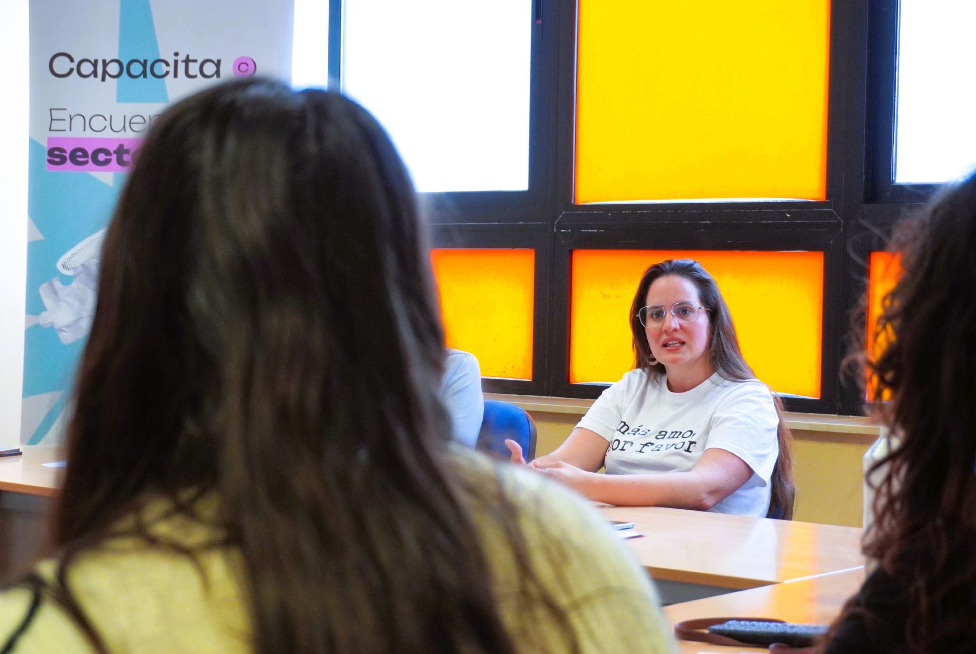 Aroa Ramos acerc� al alumnado los principales proyectos de Cesal en Canaria