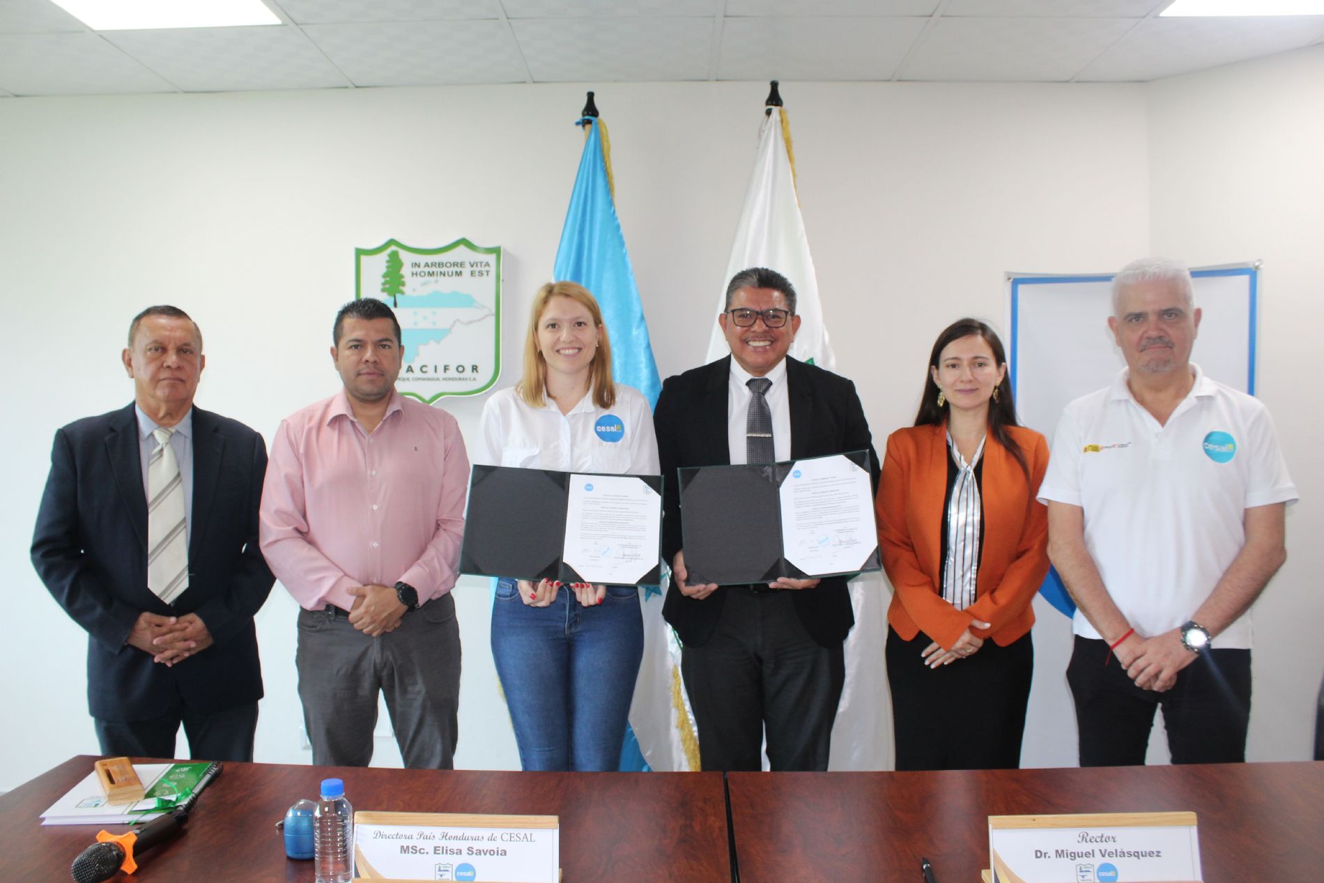 Firma acuerdo Cesal y UNACIFOR