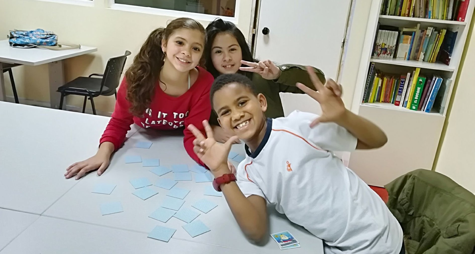 Apoyo escolar en el CEPI de Tetun para