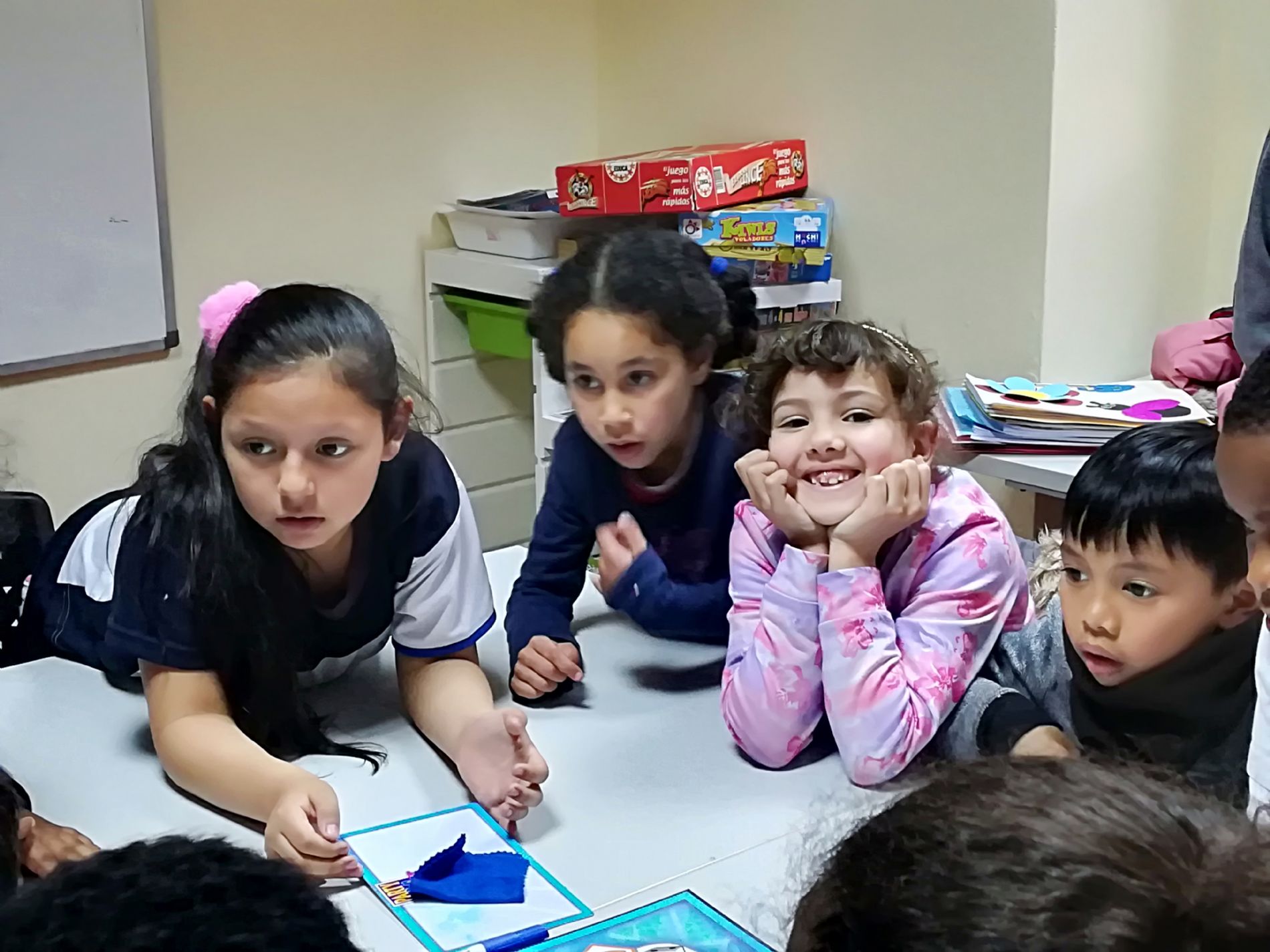 Recorriendo un camino juntos: clases de apoyo escolar en el CEPI de Tetun
