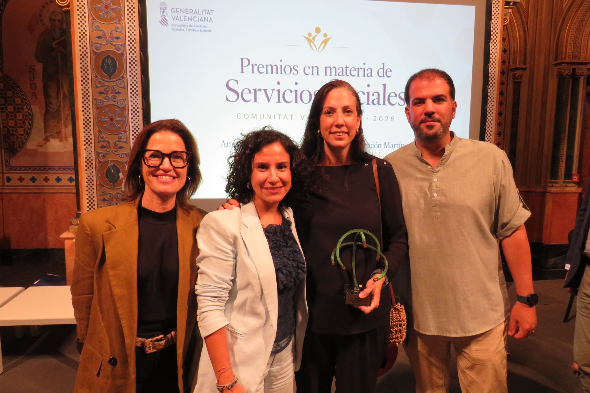 Equipo de Cesal con la consellera Elena Albalat