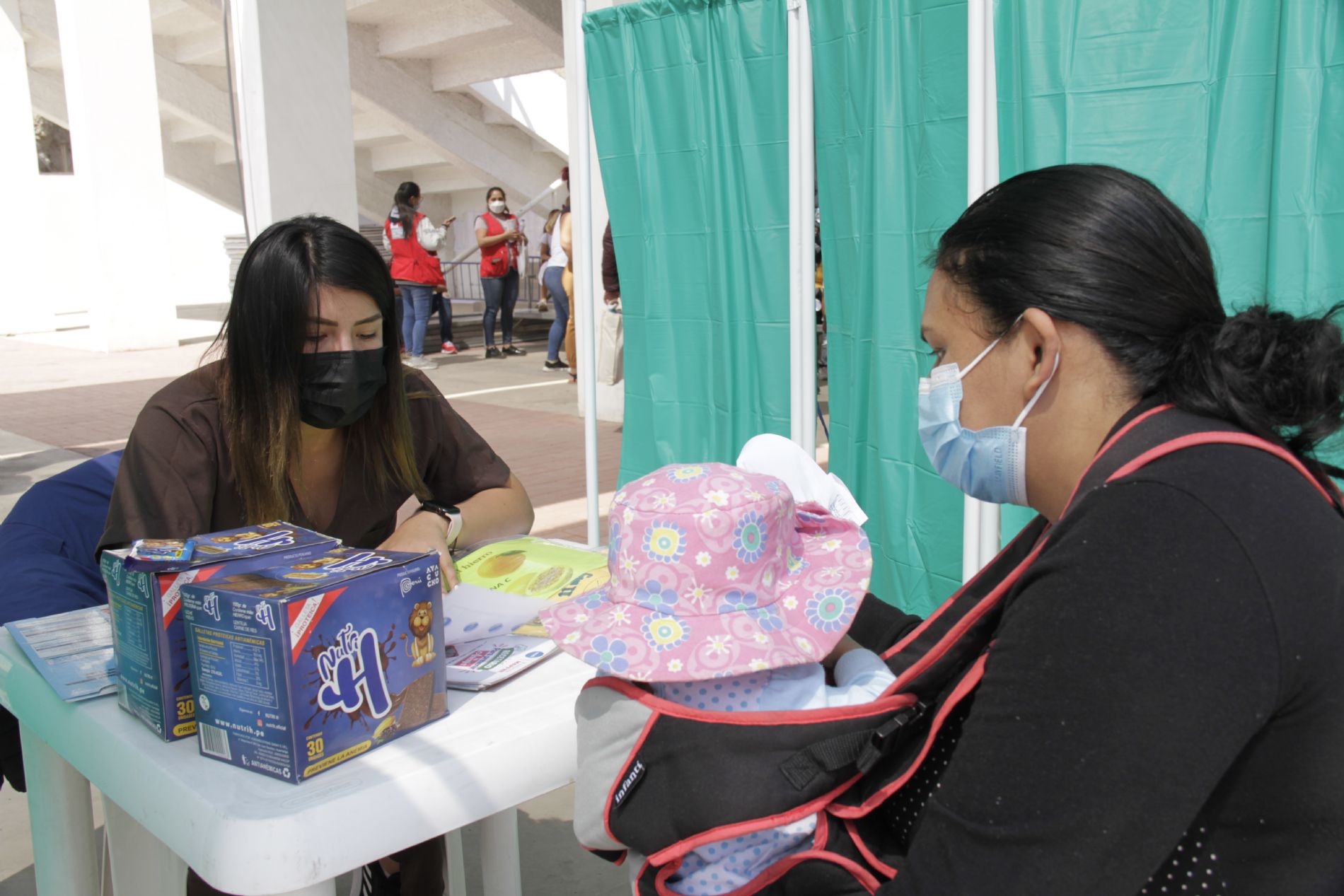 Entrega de suplementos nutricionales durante campaa mvil del PAO, el 11 de mayo de 2022.