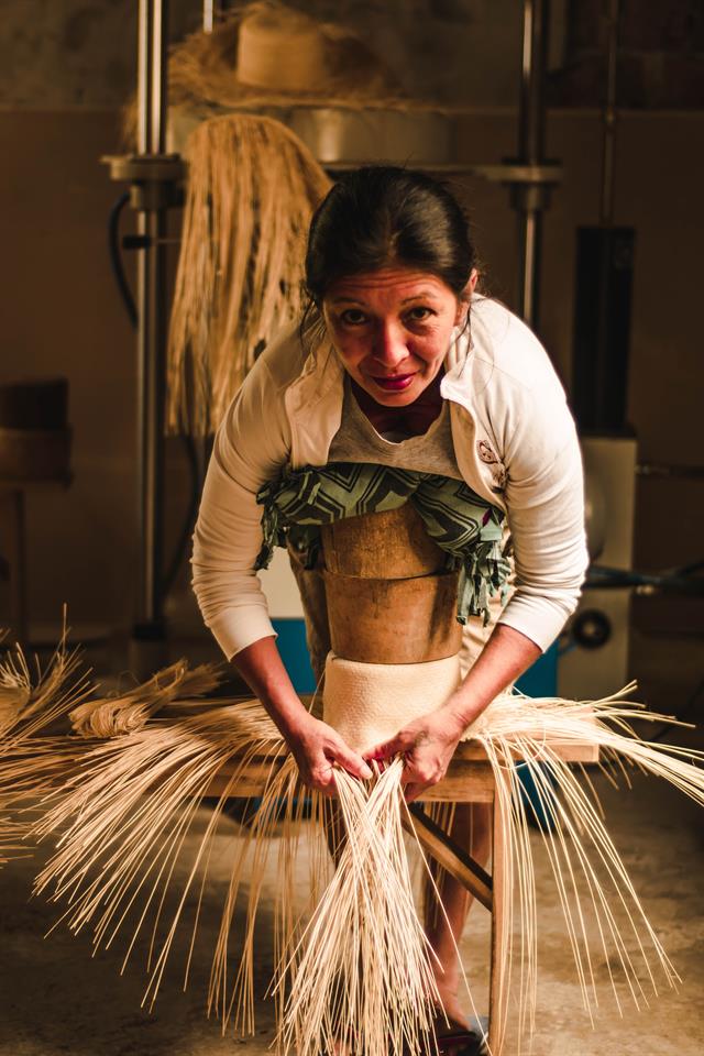 EL PROYECTO DE SOMBREROS DE PAJA TOQUILLA RECIBE EL PREMIO NACIONAL POR SU APORTE AL TURISMO EN ECUADOR