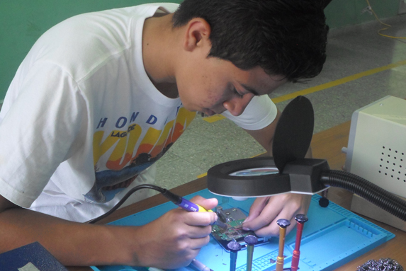 Inicio de talleres en el Centro Vocacional Sagrado Corazn de Jess